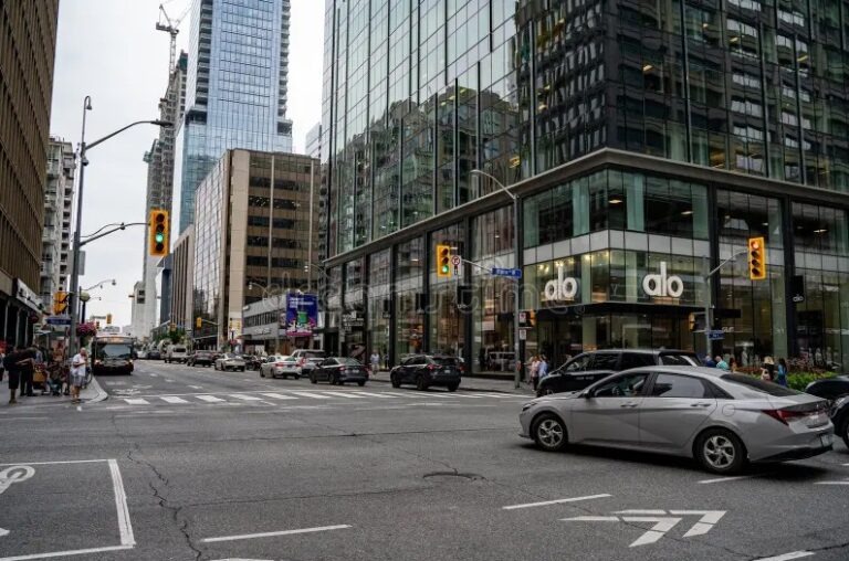 DOWNTOWN TORONTO RESTAURANT